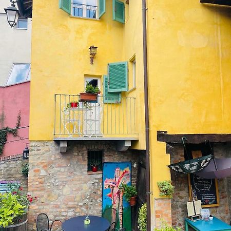 La Gialla Di Via Silvano 12 Monforte dʼAlba Zewnętrze zdjęcie