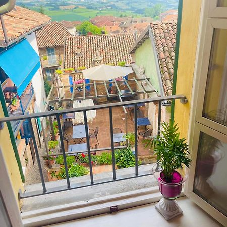 La Gialla Di Via Silvano 12 Monforte dʼAlba Zewnętrze zdjęcie
