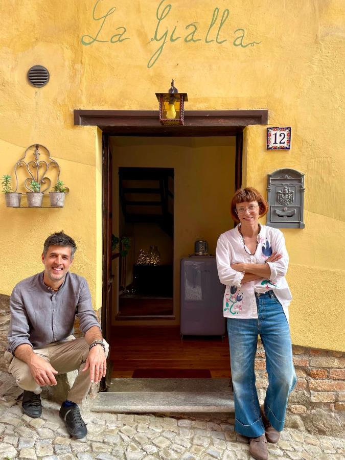 La Gialla Di Via Silvano 12 Monforte dʼAlba Zewnętrze zdjęcie