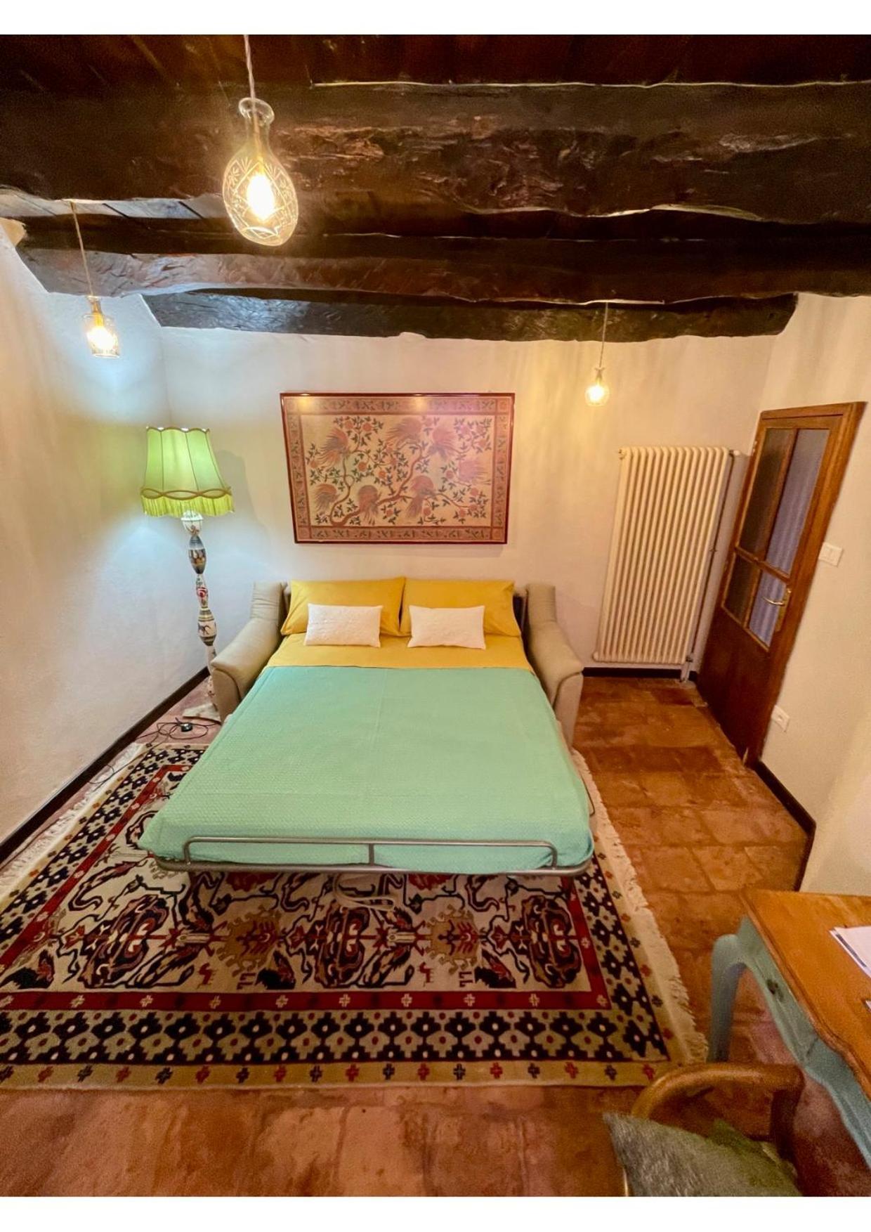 La Gialla Di Via Silvano 12 Monforte dʼAlba Zewnętrze zdjęcie
